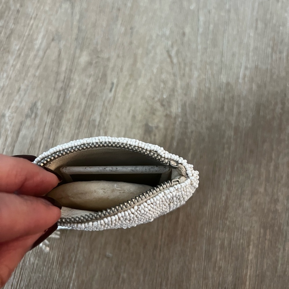 Boho White Beaded Coin Purse w/ Mirror & Powder Puff | Vintage Vanity Pouch - Picture 9 of 11